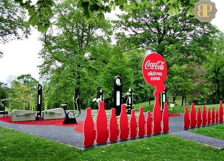 Jedna od donacija Coca Cole 
